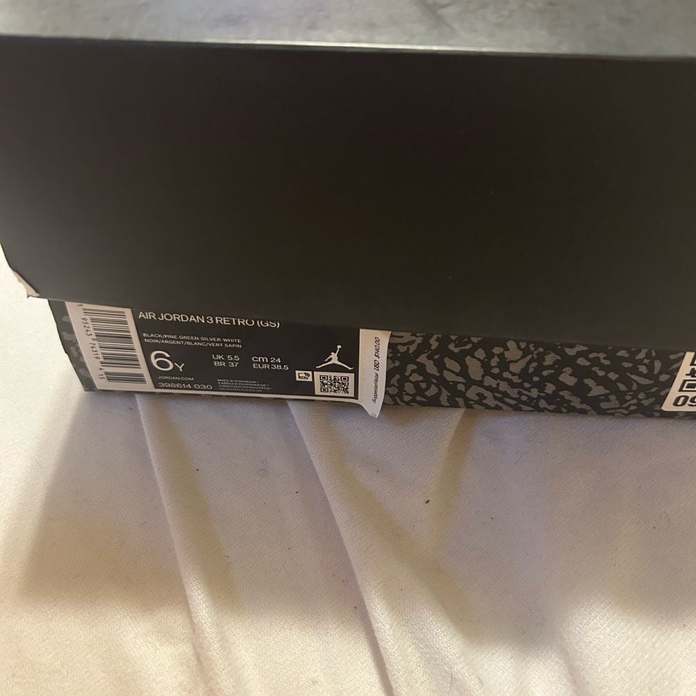 Jordan Air 3 Retro Black and Silver Box